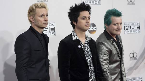Green Day double dips on '﻿Billboard'﻿ charts with "Dilemma"