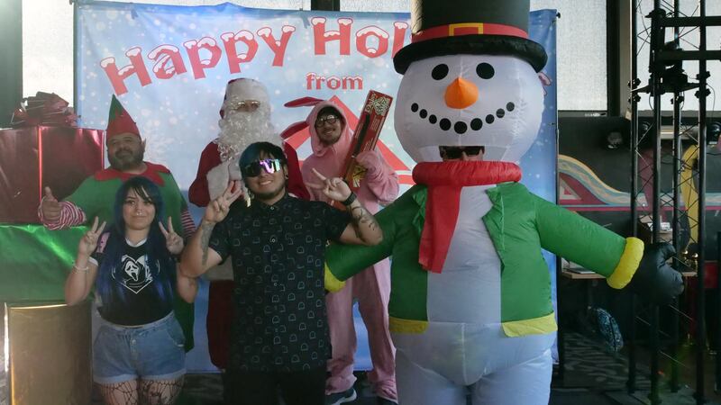 Download your raw, unedited FREE Christmas Photos here!