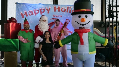 Download your raw, unedited FREE Christmas Photos here!