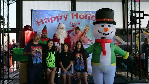 Download your raw, unedited FREE Christmas Photos here!