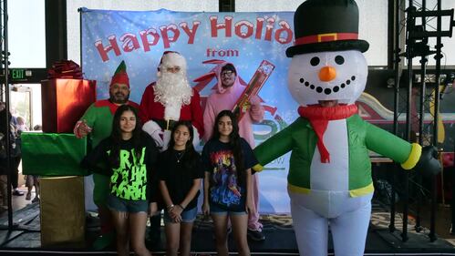 Download your raw, unedited FREE Christmas Photos here!