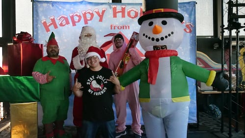 Download your raw, unedited FREE Christmas Photos here!