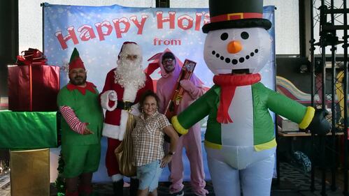 Download your raw, unedited FREE Christmas Photos here!