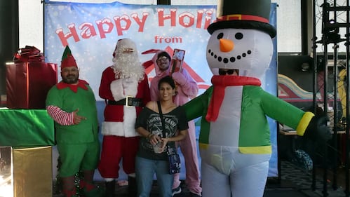 Download your raw, unedited FREE Christmas Photos here!