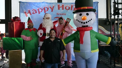 Download your raw, unedited FREE Christmas Photos here!