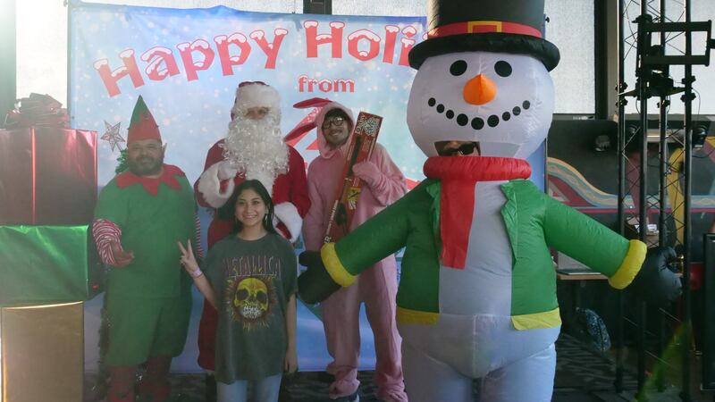 Download your raw, unedited FREE Christmas Photos here!