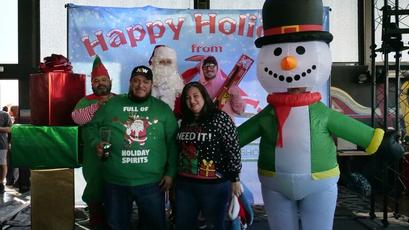 Download your raw, unedited FREE Christmas Photos here!