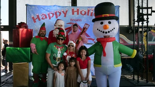 Download your raw, unedited FREE Christmas Photos here!