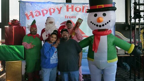 Download your raw, unedited FREE Christmas Photos here!