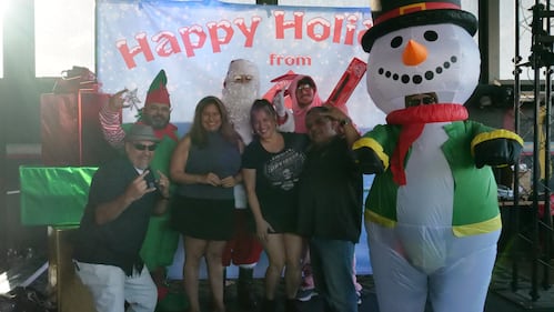 Download your raw, unedited FREE Christmas Photos here!