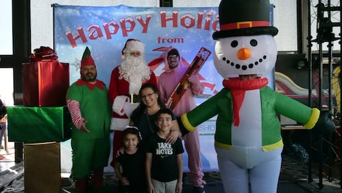 Download your raw, unedited FREE Christmas Photos here!