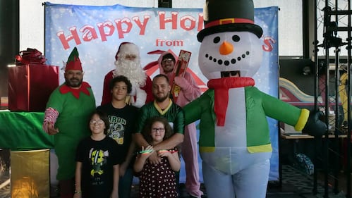 Download your raw, unedited FREE Christmas Photos here!