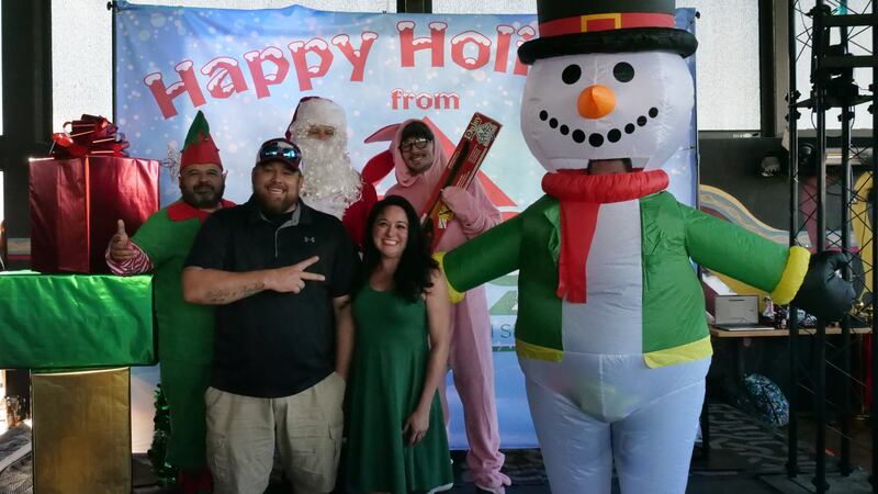 Download your raw, unedited FREE Christmas Photos here!