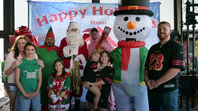 Download your raw, unedited FREE Christmas Photos here!