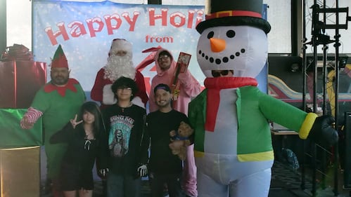 Download your raw, unedited FREE Christmas Photos here!