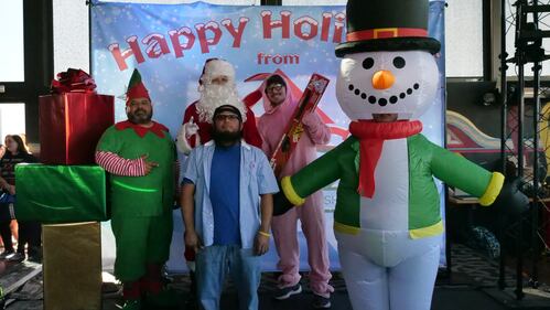 Download your raw, unedited FREE Christmas Photos here!