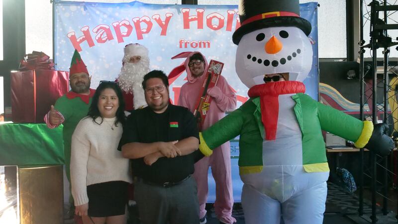 Download your raw, unedited FREE Christmas Photos here!