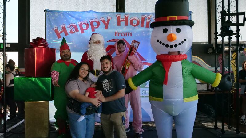 Download your raw, unedited FREE Christmas Photos here!