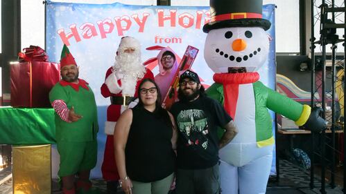 Download your raw, unedited FREE Christmas Photos here!