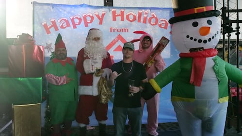 Download your raw, unedited FREE Christmas Photos here!