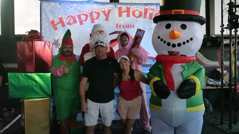 Download your raw, unedited FREE Christmas Photos here!