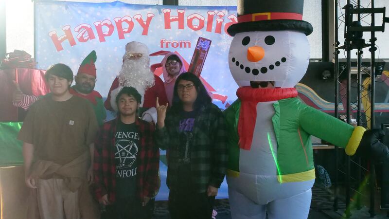 Download your raw, unedited FREE Christmas Photos here!