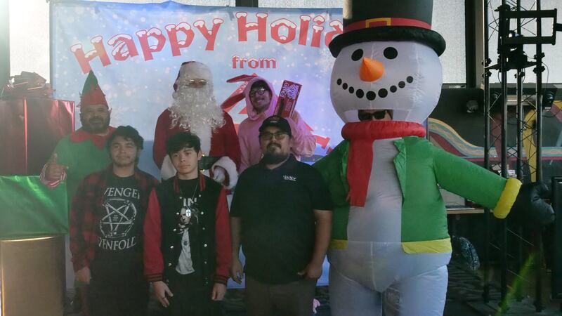 Download your raw, unedited FREE Christmas Photos here!