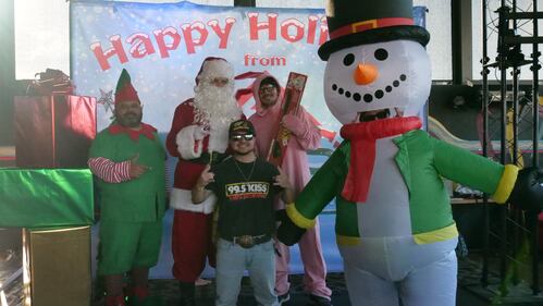 Download your raw, unedited FREE Christmas Photos here!