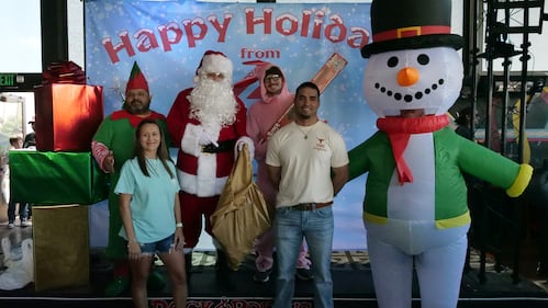 Download your raw, unedited FREE Christmas Photos here!