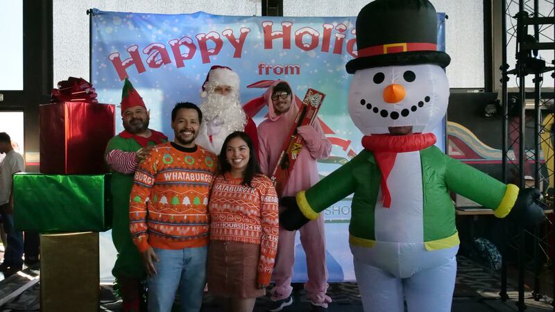 Download your raw, unedited FREE Christmas Photos here!