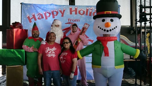 Download your raw, unedited FREE Christmas Photos here!