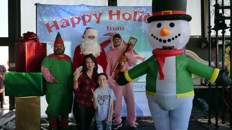 Download your raw, unedited FREE Christmas Photos here!