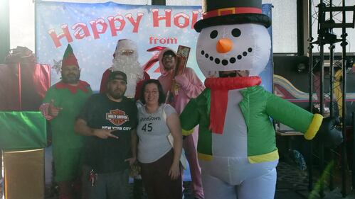 Download your raw, unedited FREE Christmas Photos here!