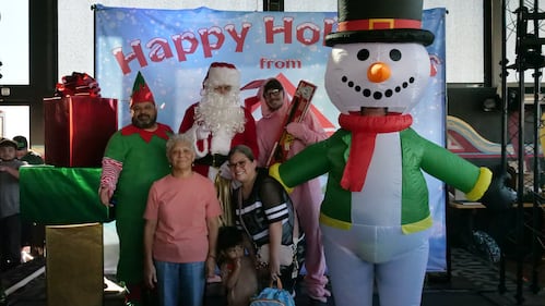 Download your raw, unedited FREE Christmas Photos here!