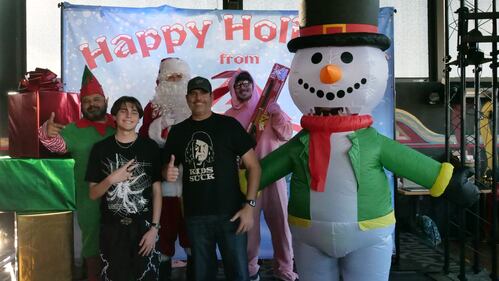 Download your raw, unedited FREE Christmas Photos here!