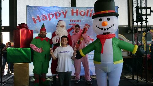 Download your raw, unedited FREE Christmas Photos here!