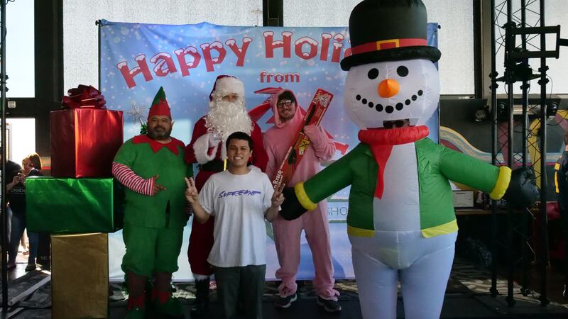 Download your raw, unedited FREE Christmas Photos here!