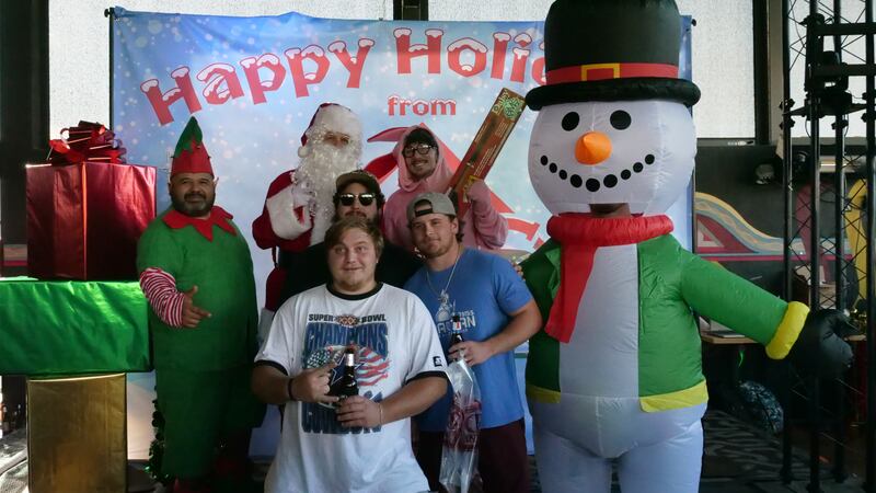 Download your raw, unedited FREE Christmas Photos here!