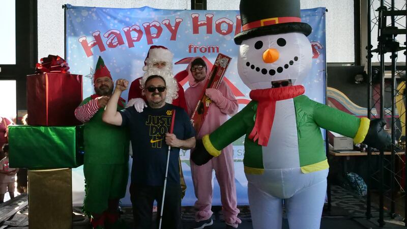 Download your raw, unedited FREE Christmas Photos here!