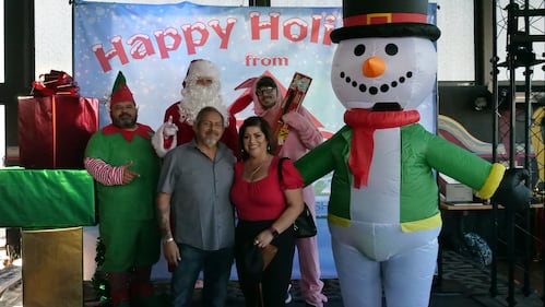 Download your raw, unedited FREE Christmas Photos here!