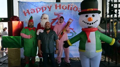 Download your raw, unedited FREE Christmas Photos here!