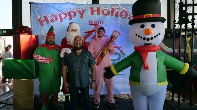 Download your raw, unedited FREE Christmas Photos here!