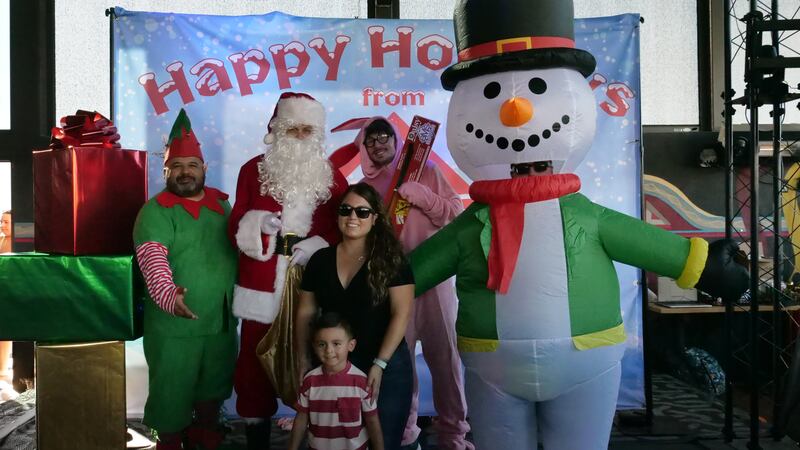 Download your raw, unedited FREE Christmas Photos here!