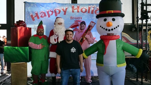 Download your raw, unedited FREE Christmas Photos here!