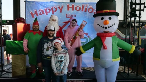 Download your raw, unedited FREE Christmas Photos here!