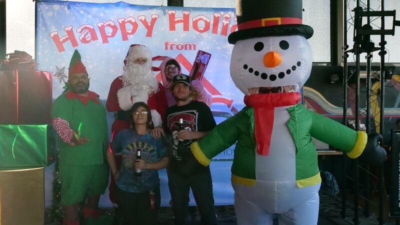 Download your raw, unedited FREE Christmas Photos here!