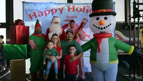 Download your raw, unedited FREE Christmas Photos here!