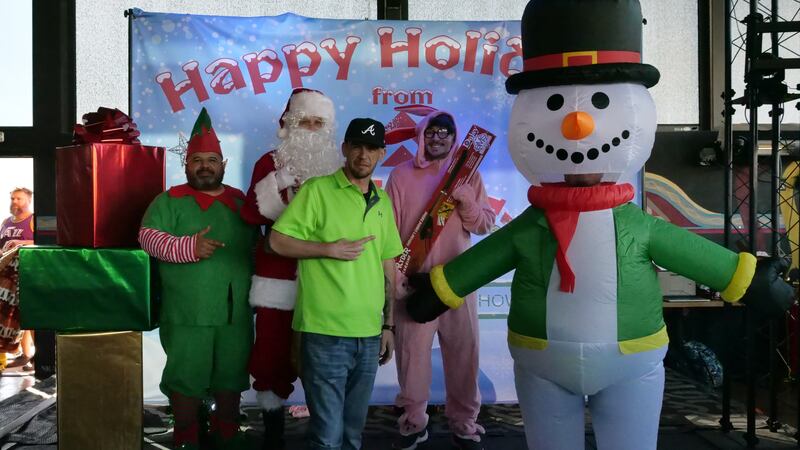 Download your raw, unedited FREE Christmas Photos here!