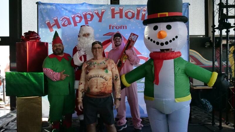 Download your raw, unedited FREE Christmas Photos here!