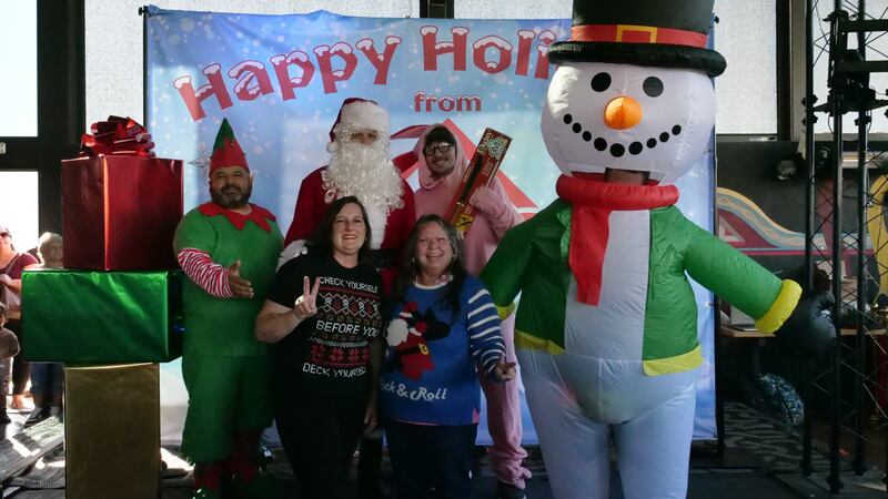 Download your raw, unedited FREE Christmas Photos here!